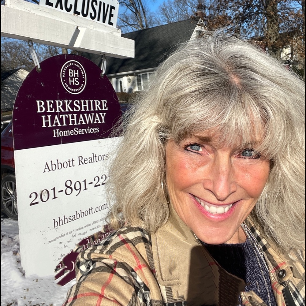 Meet your Posher, Pamela